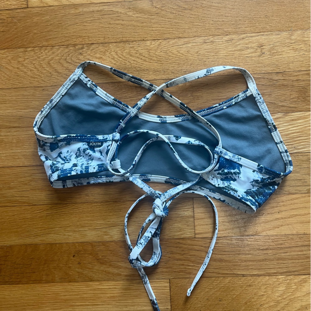 JOLYN Grayson Top, in Blizzard print - Picture 3 of 3